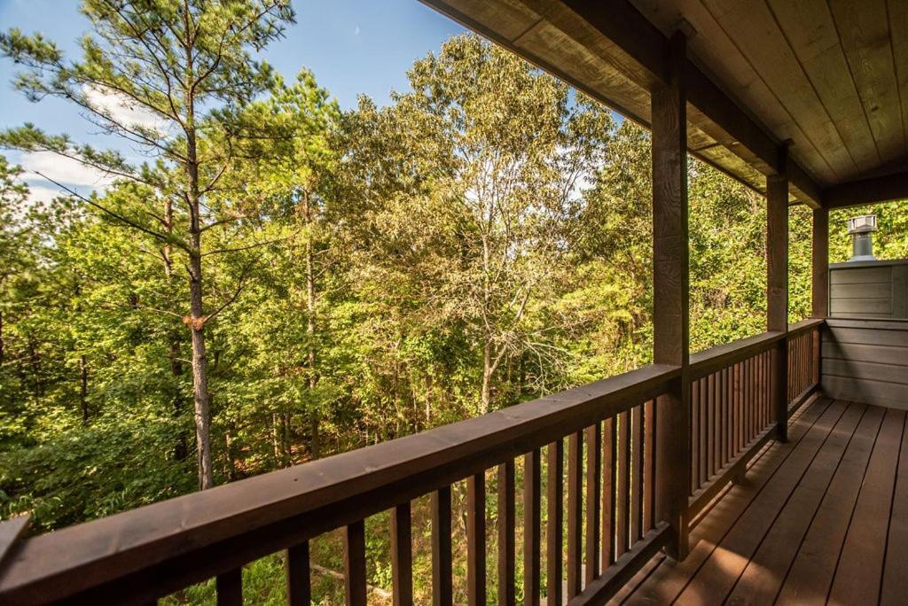 Merlot Mountain - Heated Spa Pool And Hot Tub! Cabin Broken Bow Εξωτερικό φωτογραφία