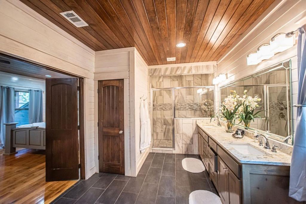Merlot Mountain - Heated Spa Pool And Hot Tub! Cabin Broken Bow Εξωτερικό φωτογραφία