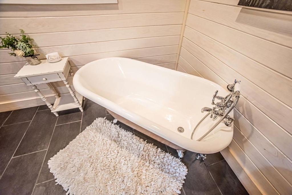Merlot Mountain - Heated Spa Pool And Hot Tub! Cabin Broken Bow Εξωτερικό φωτογραφία