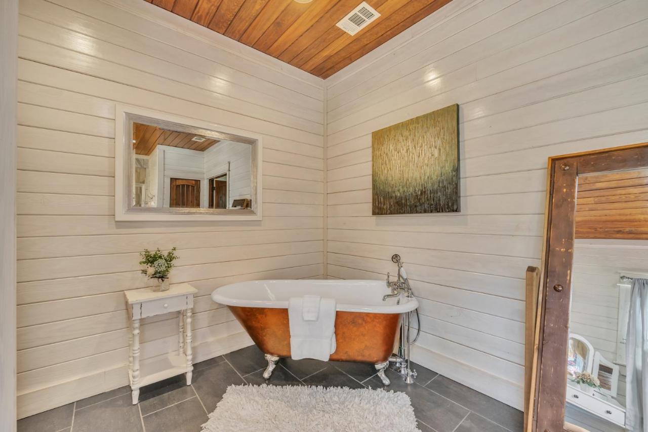 Merlot Mountain - Heated Spa Pool And Hot Tub! Cabin Broken Bow Εξωτερικό φωτογραφία