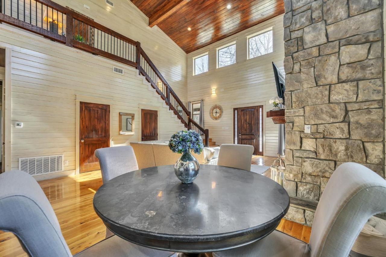 Merlot Mountain - Heated Spa Pool And Hot Tub! Cabin Broken Bow Εξωτερικό φωτογραφία