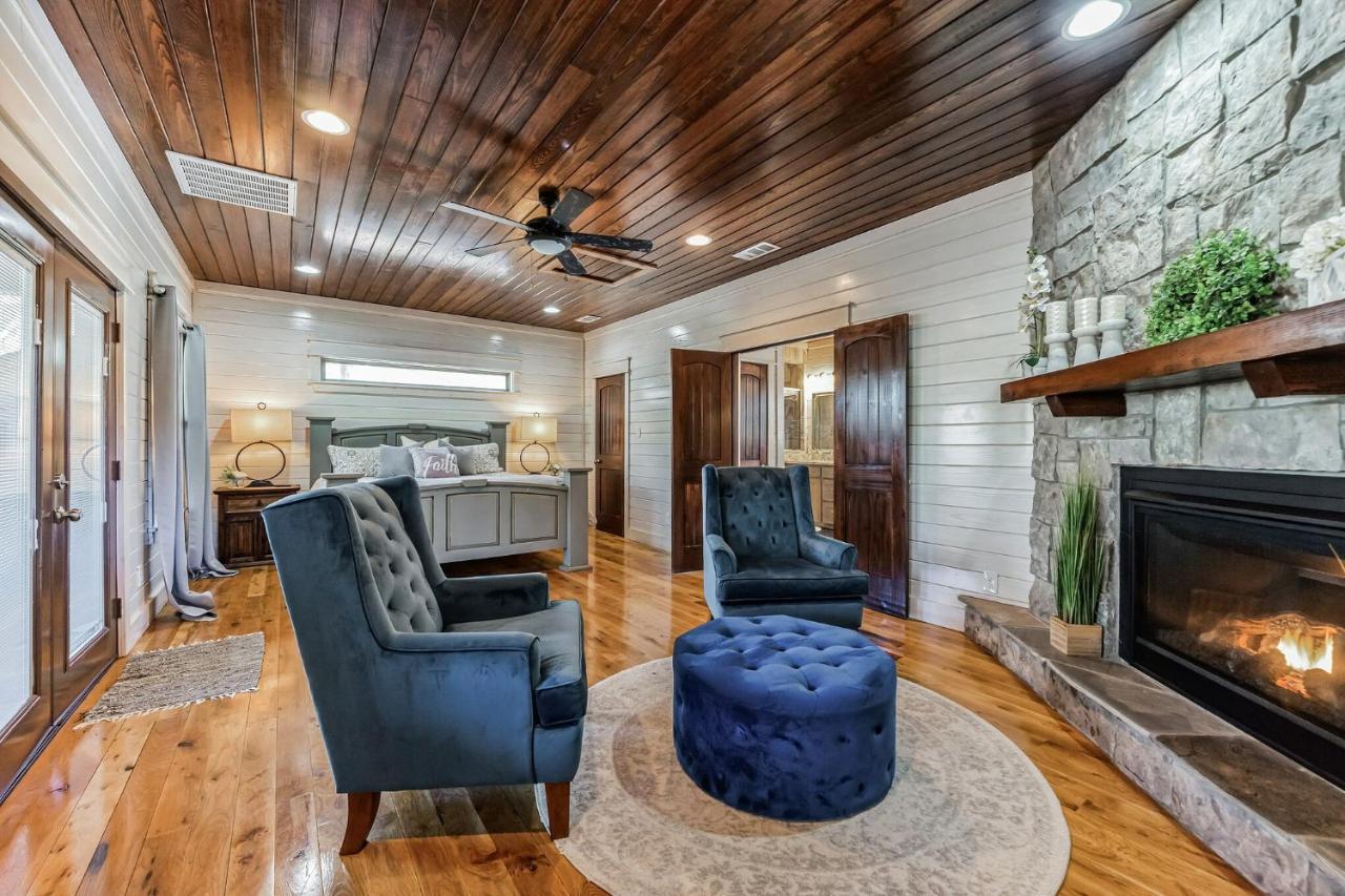 Merlot Mountain - Heated Spa Pool And Hot Tub! Cabin Broken Bow Εξωτερικό φωτογραφία