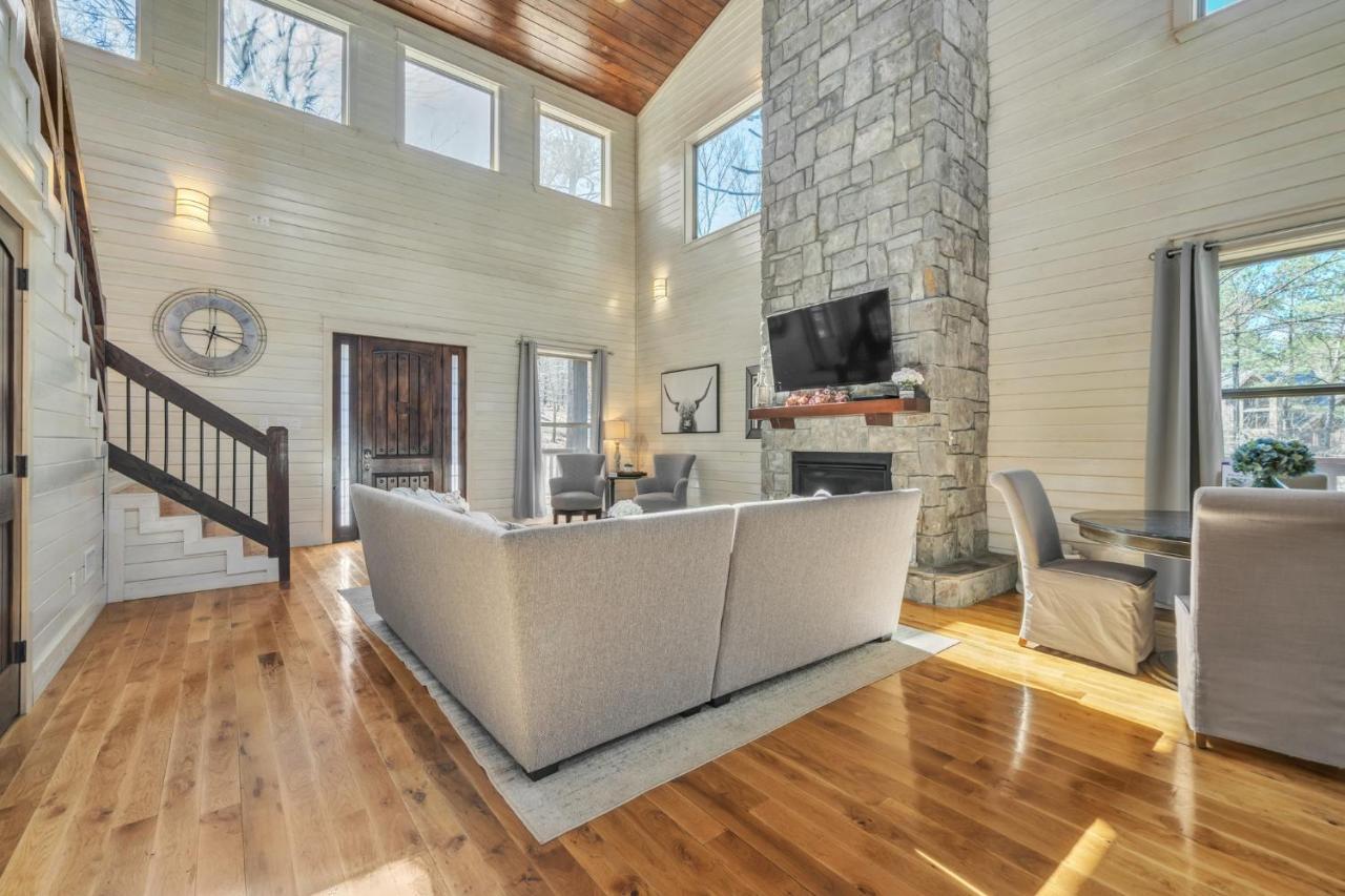 Merlot Mountain - Heated Spa Pool And Hot Tub! Cabin Broken Bow Εξωτερικό φωτογραφία